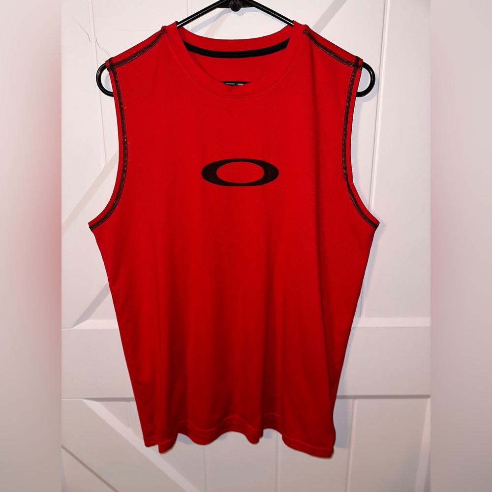 Oakley tank top